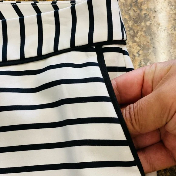 Women Express Pants - Picture 3 of 10